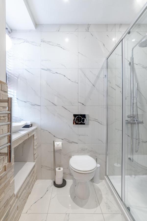 Pamper Yourself In Our Double Sized Copper Tub -2 Bedroom Villa Inverness Luaran gambar